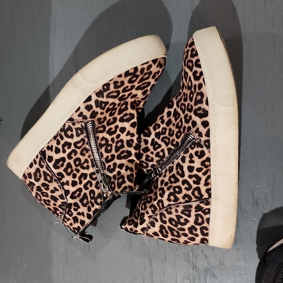 Shoes - Boutique Leopard Print Booties